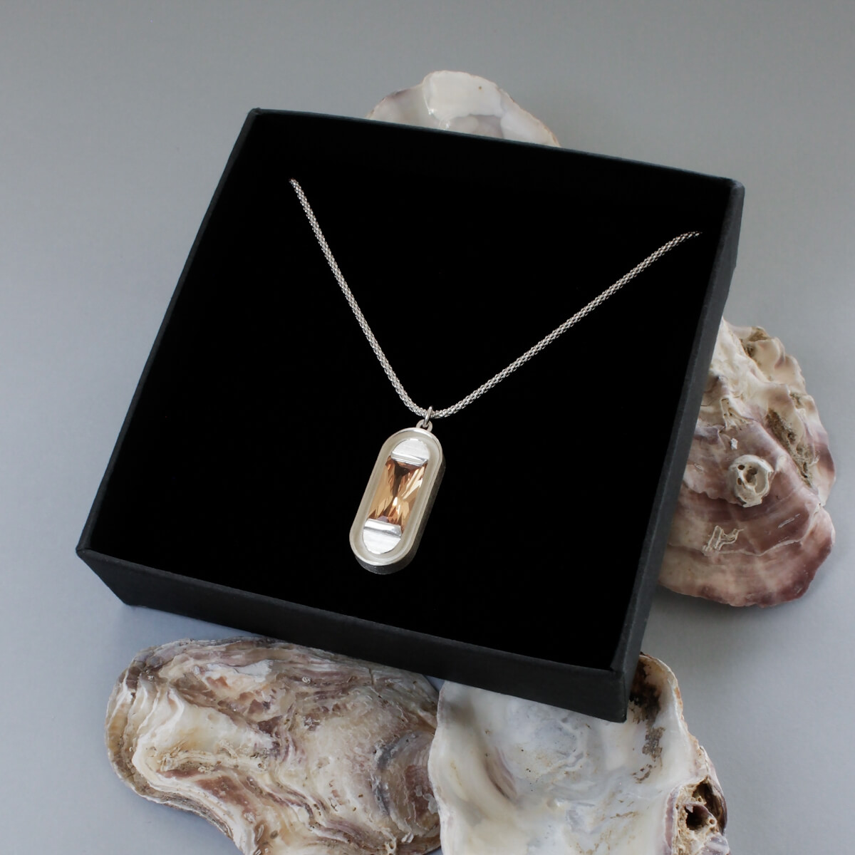 Šampuse värvi kiviga hele kaelaehe "SYLVIA" - Image 2